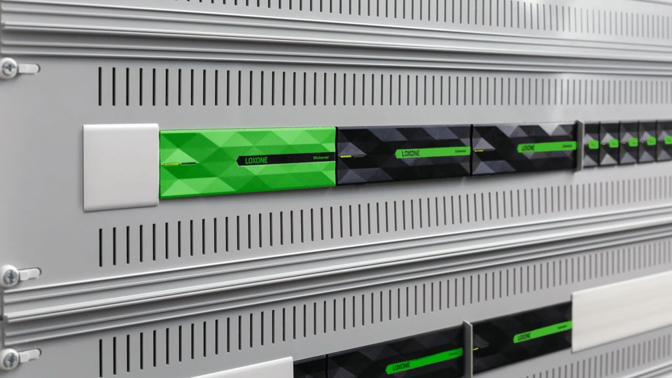 Schaltschrank mit Loxone Komponenten