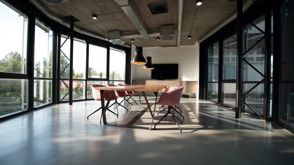 Loxone Multiroom Audio Wohnzimmer Office Deckenlautsprecher